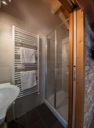 Hotel & Restaurant Les Escondus Vars (Hautes-Alpes)