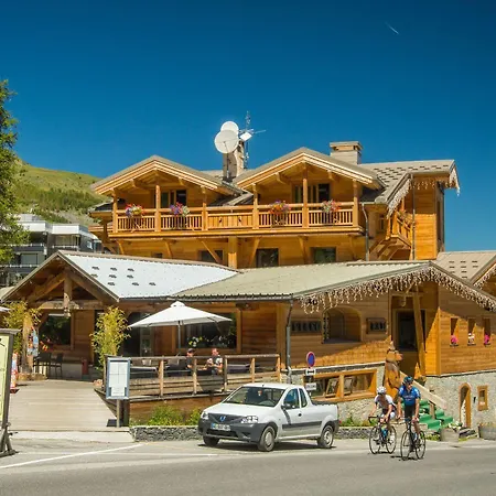 & Restaurant Les Escondus Vars (Hautes-Alpes)