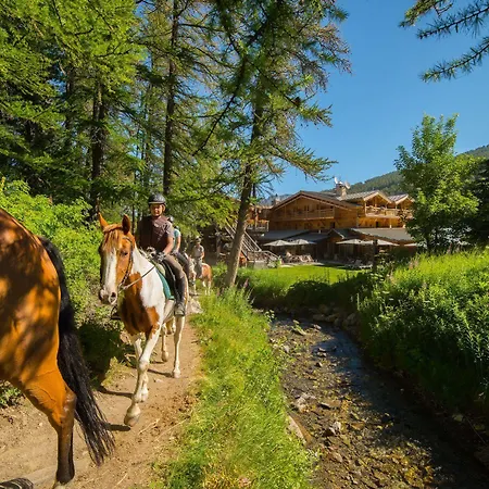 & Restaurant Les Escondus Vars (Hautes-Alpes)