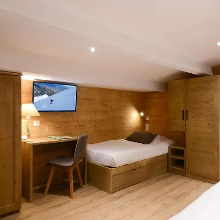 Hotel & Restaurant Les Escondus Vars (Hautes-Alpes)