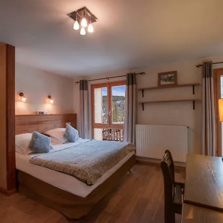 & Restaurant Les Escondus Hotel Vars (Hautes-Alpes)