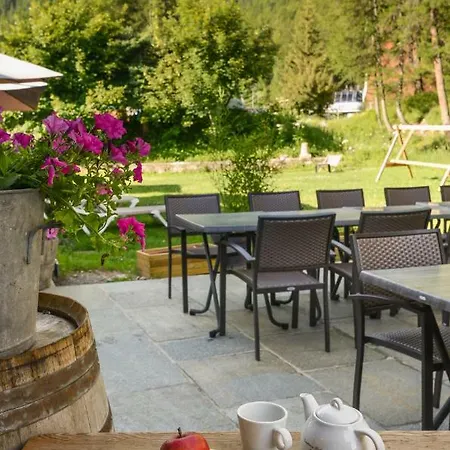 & Restaurant Les Escondus Hotel