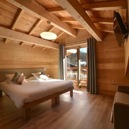 & Restaurant Les Escondus 3* Vars (Hautes-Alpes)