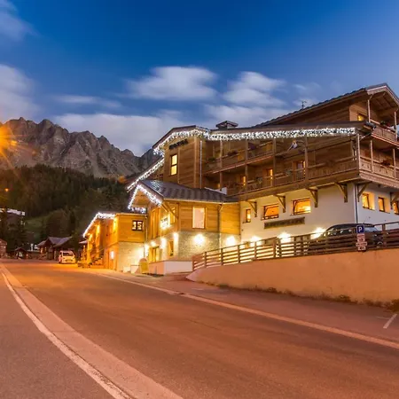 Szálloda & Restaurant Les Escondus 3*
